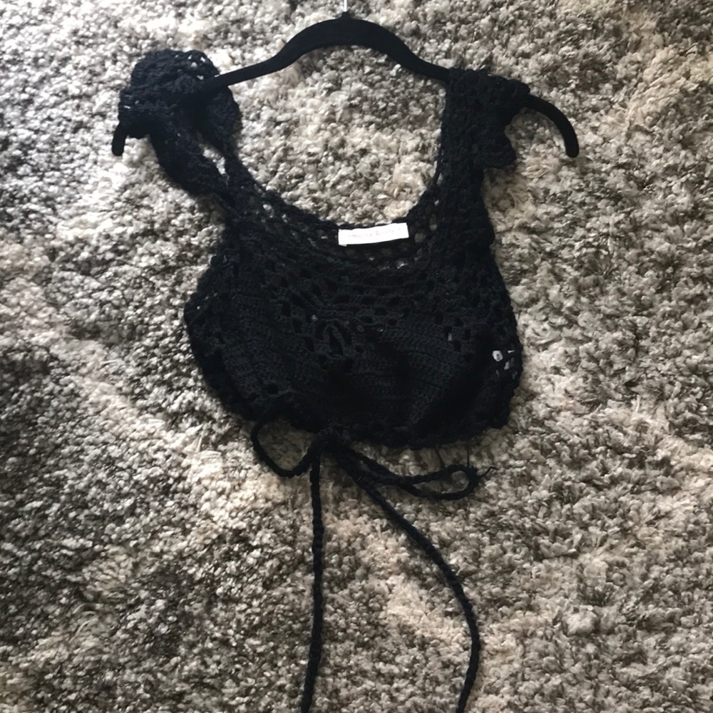 Black crop top